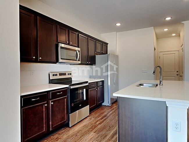 12295 Sapp Rd in Jacksonville, FL - Foto de edificio - Building Photo