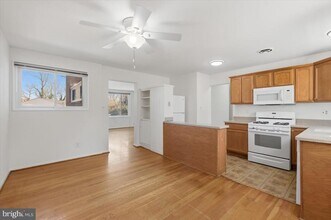 5039 8th Rd S in Arlington, VA - Building Photo - Building Photo