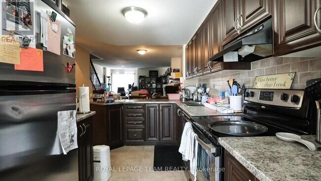 544 Chapman Mills Dr in Ottawa, ON - Building Photo - Building Photo
