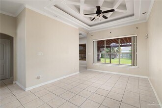 1011 Regal Dr in Pharr, TX - Building Photo - Building Photo