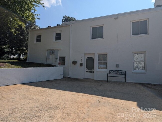 340 Hollis Rd in Charlotte, NC - Building Photo - Building Photo