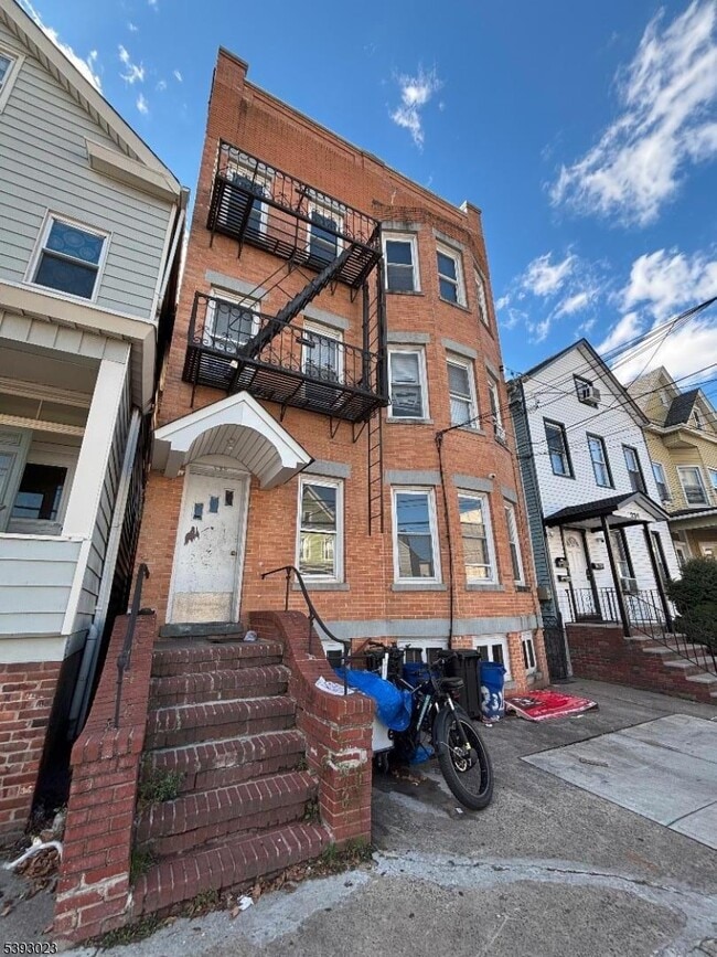 property at 232 Inslee Pl