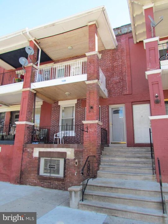 705 S 56th St in Philadelphia, PA - Building Photo