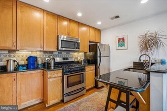 409 E Raymond Ave in Alexandria, VA - Building Photo - Building Photo