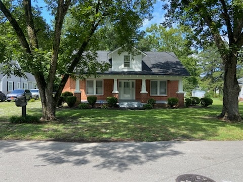 property at 407 E 2nd St