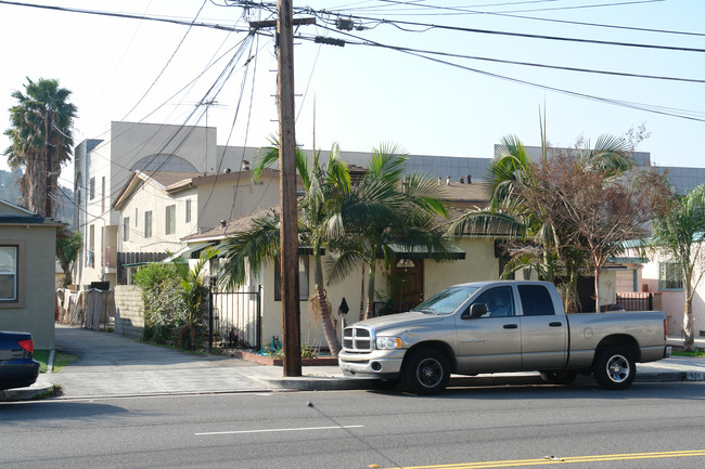 1102 Boynton St in Glendale, CA - Foto de edificio - Building Photo