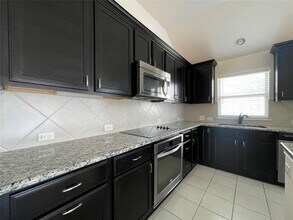 709 N Emory Cove in Hutto, TX - Building Photo - Building Photo