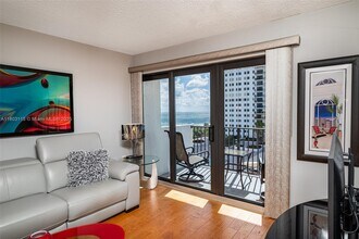 1201 S Ocean Dr, Unit 907n in Hollywood, FL - Building Photo - Building Photo