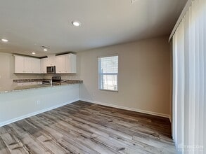 165 Parkers Gate Dr in Youngsville, NC - Foto de edificio - Building Photo