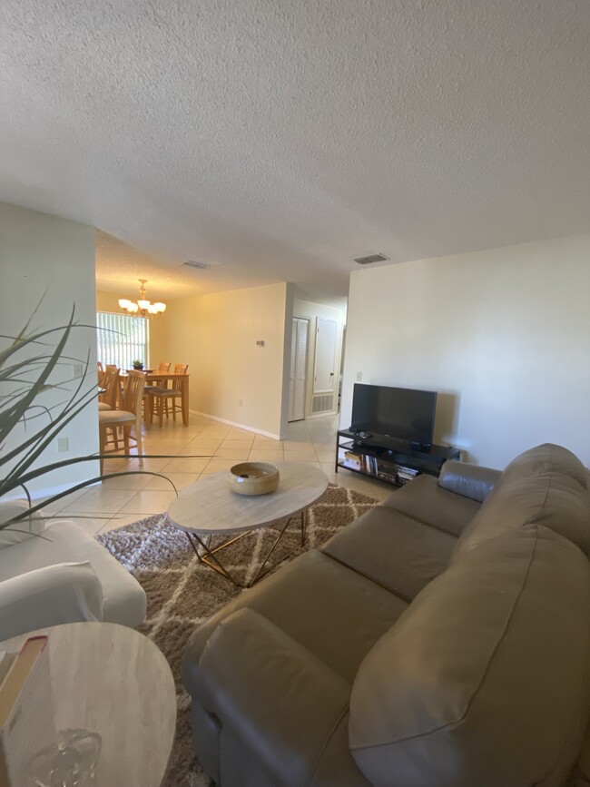 100 Summer Plz, Unit 8 in Merritt Island, FL - Building Photo - Building Photo