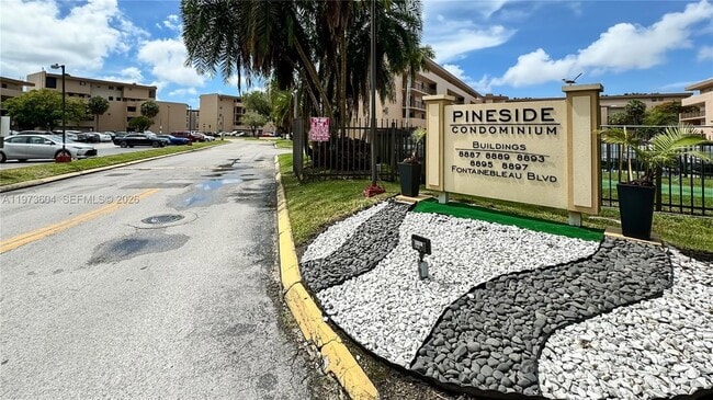 8889 Fontainebleau Blvd