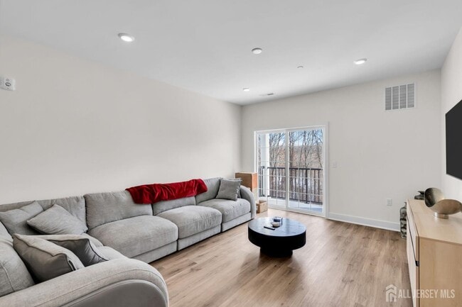 30102 Radford Ct in Monroe Township, NJ - Building Photo - Building Photo