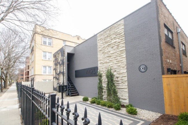 4423 N Ashland Ave in Chicago, IL - Building Photo - Building Photo