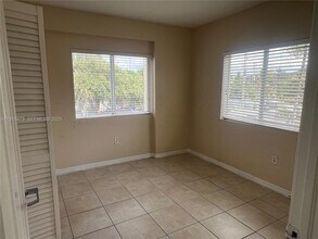 2536 NW 24th St in Miami, FL - Building Photo - Building Photo