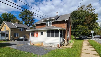 702 N Atherton St in State College, PA - Building Photo - Building Photo