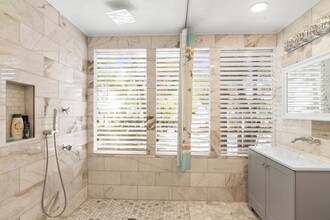 919 N Conrad Ave in Sarasota, FL - Building Photo - Building Photo