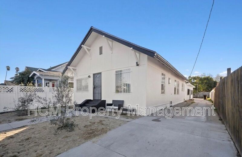 730 E 48th St in Los Angeles, CA - Building Photo