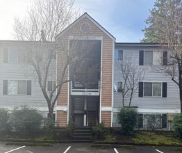 1011 156th Ave NE, Unit C217 in Bellevue, WA - Foto de edificio - Building Photo