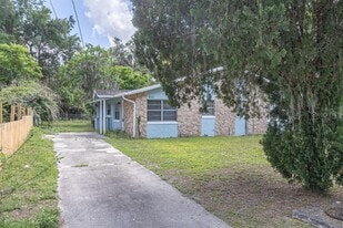 832 E Indiana Ave in DeLand, FL - Building Photo