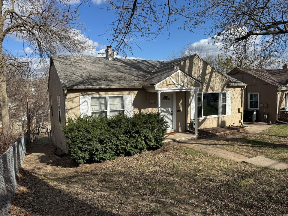 2521 N 66th Ave in Omaha, NE - Building Photo