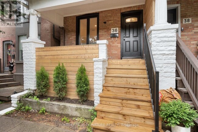 36 Tennis Crescent