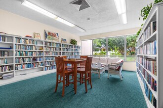 410 NE 17th Ave in Boynton Beach, FL - Building Photo - Building Photo