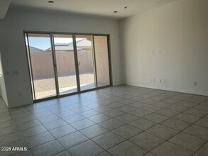 4623 S 111th Dr in Tolleson, AZ - Foto de edificio - Building Photo
