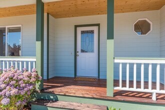 1536 SW 7th Ave in Oak Harbor, WA - Building Photo - Building Photo