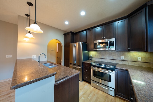 852 W Berwood Ave in St. Paul, MN - Building Photo - Building Photo