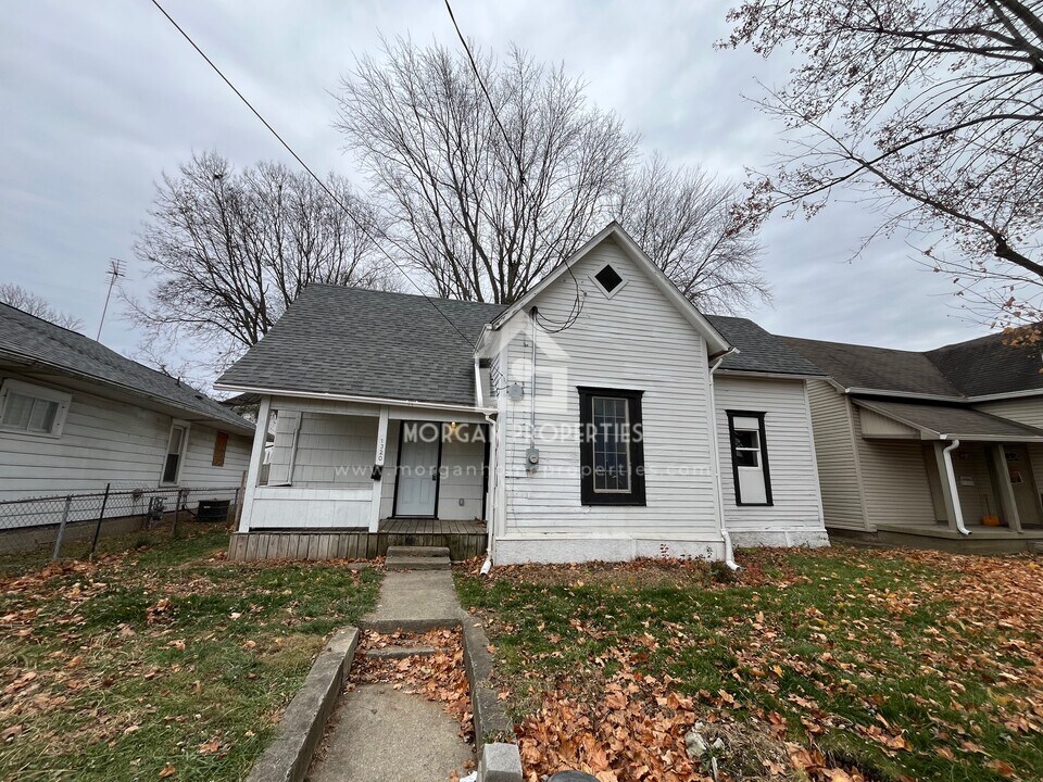 1320 Pearl St in Anderson, IN - Building Photo