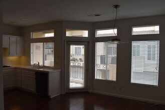 7110 Calabria Ct in San Diego, CA - Building Photo - Building Photo