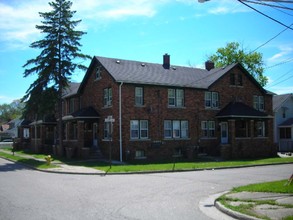 Rundell Street Apartments in Pontiac, MI - Foto de edificio - Building Photo