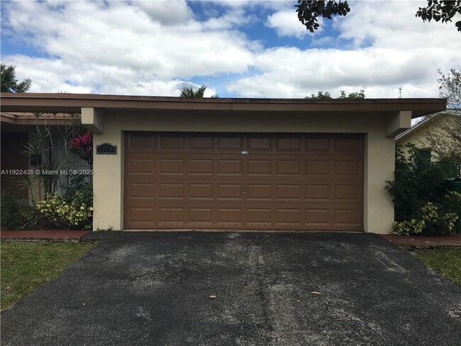 3705 SW 68th Ave in Miramar, FL - Building Photo - Building Photo