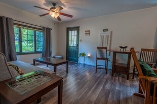 202 Chinaberry Dr in Fredericksburg, VA - Building Photo