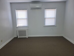 116-03 Newburg St-Unit -2nd Fl in Queens, NY - Building Photo - Building Photo