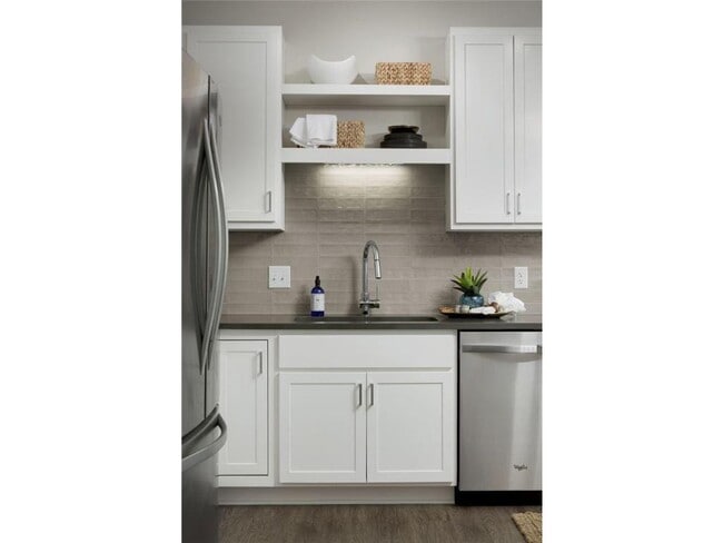 212 10th Ave S in Minneapolis, MN - Foto de edificio - Building Photo