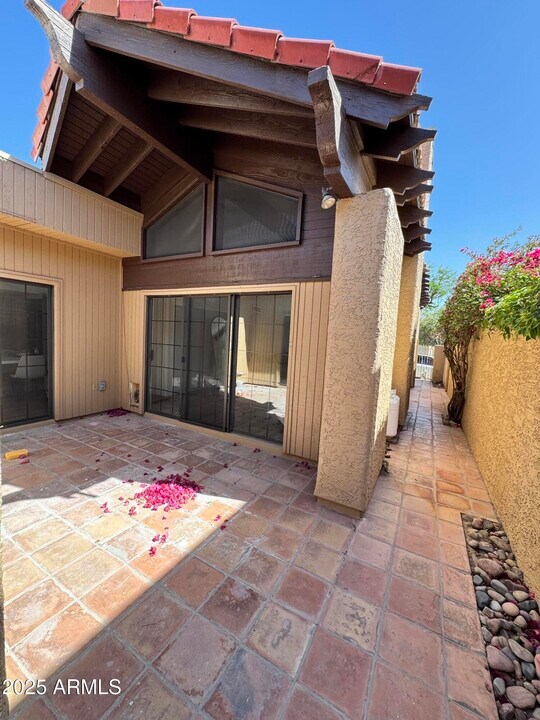 11074 E Yucca St in Scottsdale, AZ - Building Photo