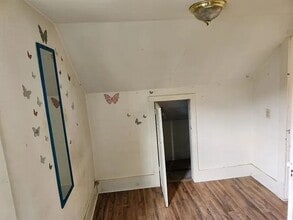 209 Laurel St in Hazard, KY - Foto de edificio - Building Photo