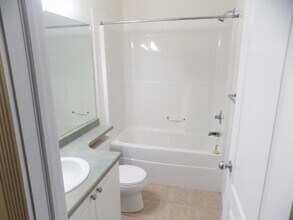 Three Lakes Village in Yellowknife, NT - Building Photo - Building Photo