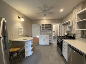 32 Wyatt St in Somerville, MA - Building Photo