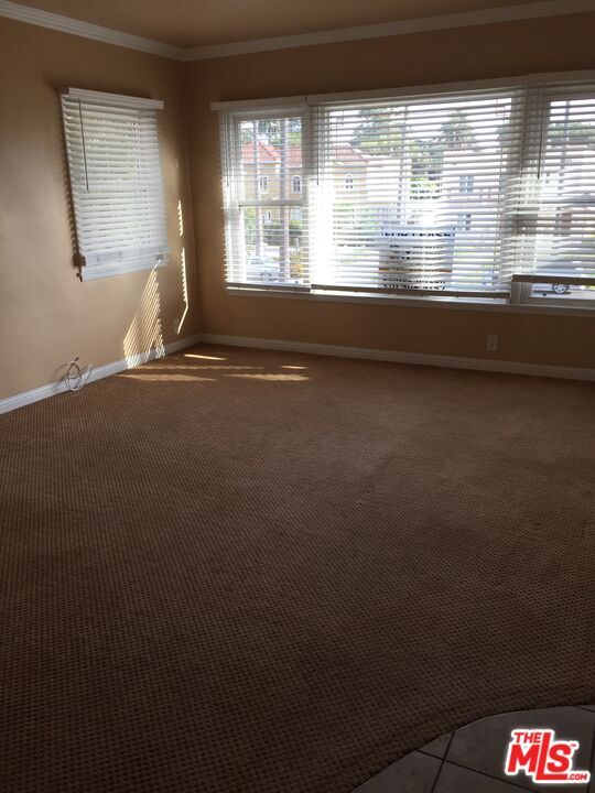 4425 Victoria Park Pl in Los Angeles, CA - Building Photo - Building Photo