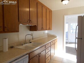 605 Commanche Dr in Colorado Springs, CO - Building Photo - Building Photo