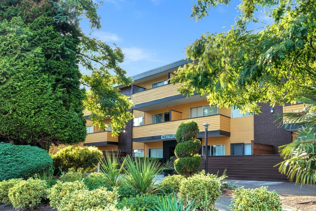 The Westport Apartments in New Westminster, BC - Building Photo