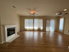10427 Silverwood Rd in Apple Valley, CA - Building Photo - Building Photo