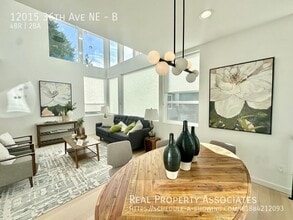 12015 36th Ave NE in Seattle, WA - Building Photo - Building Photo