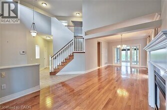 2215 Tiger Rd in Burlington, ON - Building Photo - Building Photo