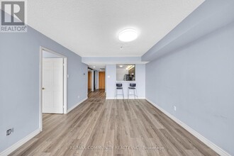 4727-4727 Sheppard Ave E in Toronto, ON - Building Photo - Building Photo