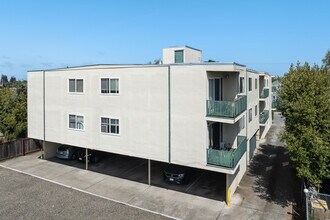 Cypress Manor in San Leandro, CA - Building Photo - Building Photo