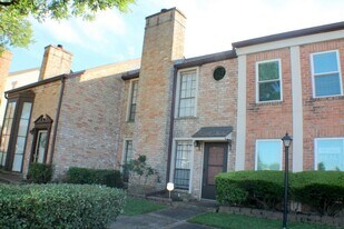 5100 Allendale Rd, Unit 207 in Houston, TX - Building Photo