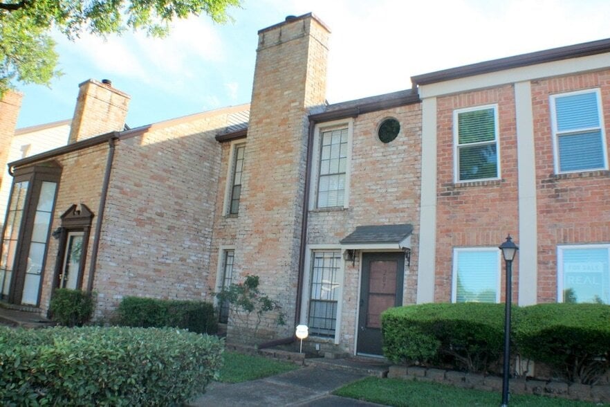 5100 Allendale Rd, Unit 207 in Houston, TX - Building Photo